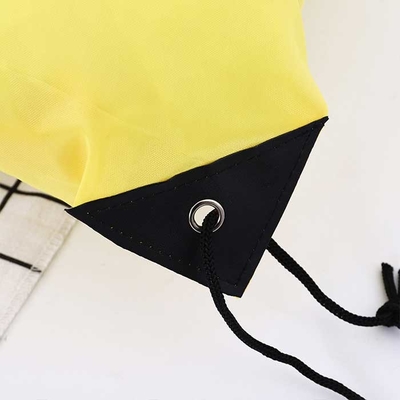 Сумка желтое 80Gsm Drawstring полипропилена 32*42cm не сплетенная для покупок